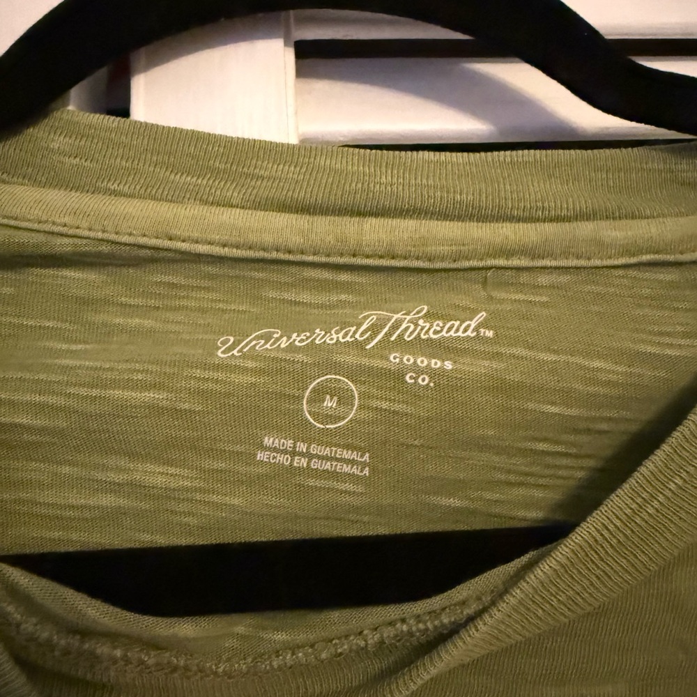 Universal Thread Green Top - Picture 2 of 2